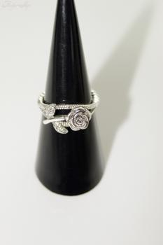 Black Rose Fingerring Gothic Stil