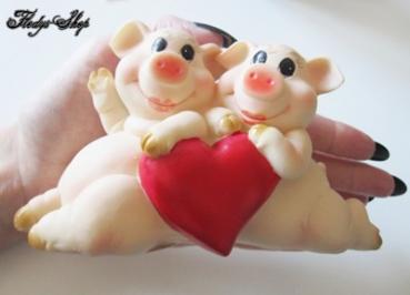 Dekofigur Glücksschwein Paar mit Herz