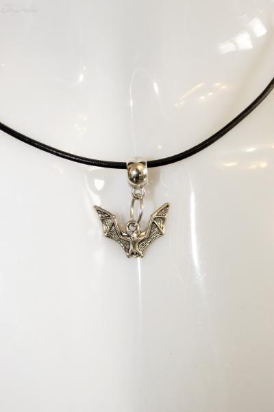 Halskette "Presenting Bat" Fledermaus Lederkette