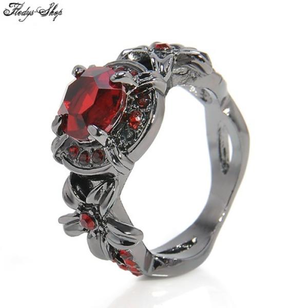Gothic Ring "Red Lily" mit Zirkonia Stein